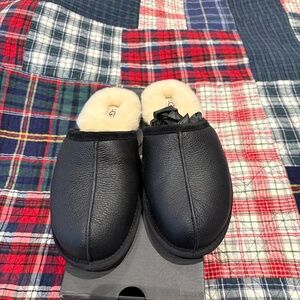 Ugg Men’s Classical Leather Scuff Slippers Size 10